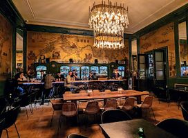 Die Goldene Bar