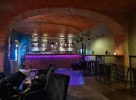 Apotheka cocktail bar