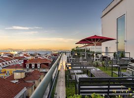 Entretanto Rooftop Bar @ Hotel Chiado