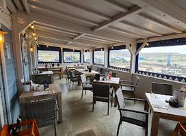 Le Braye Cafe