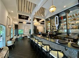 Quentin’s Bar and Restaurant