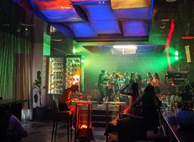 IQ- The Lounge bar