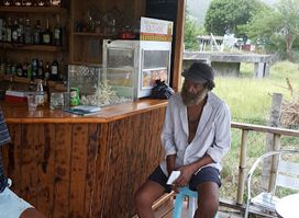 SeaBreeze Bar & Grill
