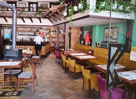 Shendeverë Wine Bar by Çobo