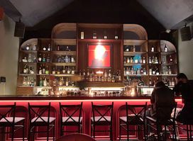 9luv Cocktail and Wine bar