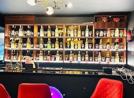 MamaSexy - The Aer Bar