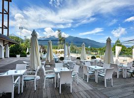 La Veranda Bar & Lounge