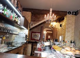 San Tomaso cocktail bar