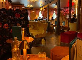 Tipsý Bar & Lounge