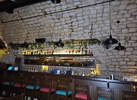 Narcos Resto Pub