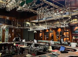 Henry's The Pub - Hotel Park Prime
