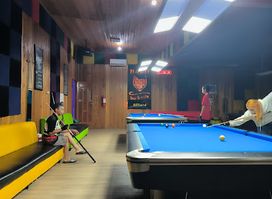 Nauli Billiard And Bar
