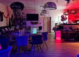 Stories wine bar