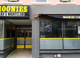 Moonies Bar & Nightclub