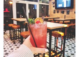 Woodies Bar
