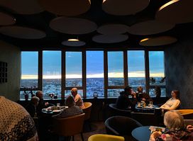 Café & Bar 26
