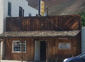 Shyla's Hideaway, Bar & Grill