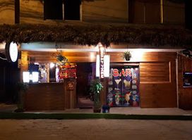 Mindo night time bar discoteca Karaoke