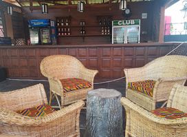 AFRIK GARDENS (Jazz Bar & Restaurant)