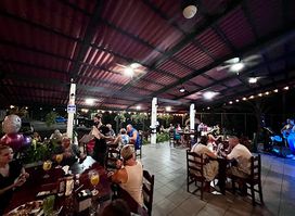 El Manglar Restaurante y Bar