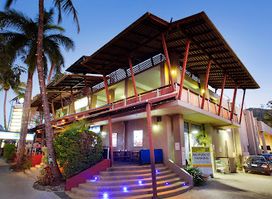 Magnums Hotel