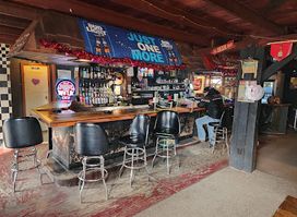 D T's R Bar