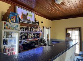 Turtle Pond Bar And Grill