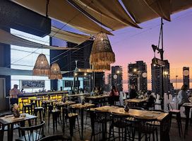 Lola SKY Bar