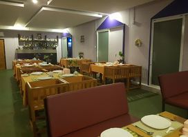 Exit 32 Restaurant & Organic Spa /Taxi & Boat Service