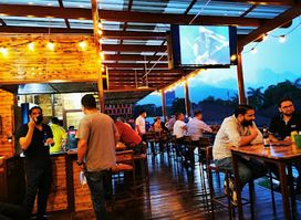 El Deck Sports Bar & Grill