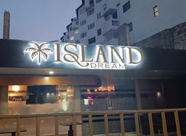 Island dream bar