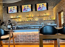 High Dive - Sports Bar