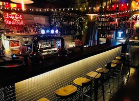 23 Urban Pub