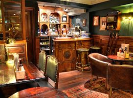 The Red Lion, Parliament Street