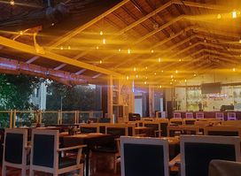 Hotel Blue Leaf