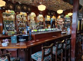 The Ha'penny Bridge Inn