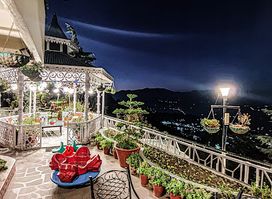 Tipsy Yake A Rooftop Bar & Grill @ Hotel Mount View
