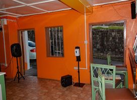 Uptop Bar & Grill