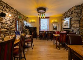 The Grapes Hotel, Bar & Restaurant