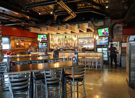 WINGERS Restaurant & Alehouse