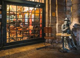 Vis a Vis. Drink-bar