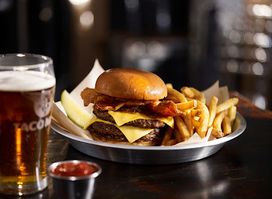 Bogeys Bar & Grill West