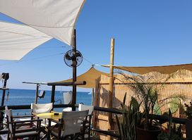 Waves Cafe Bar