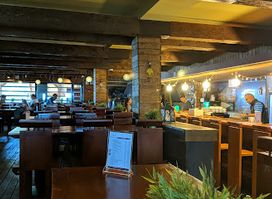 Dudes Pub