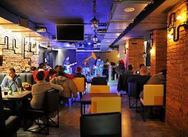 Czarne Złoto PUB i kręgielnia