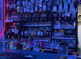 Dinos Bar Cafe