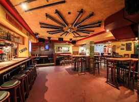 Bobos Bar-Restaurant