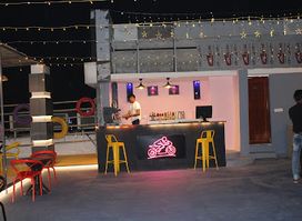 RB's Rooftop Lounge
