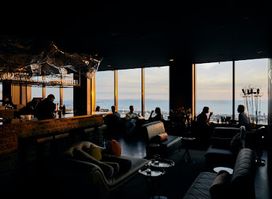 Lui Bar