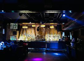 way to fly pub and skylounge